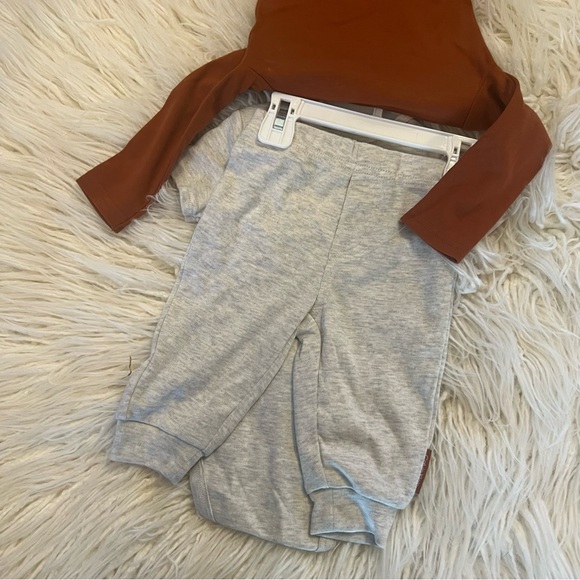 NWT Calvin Klein 3 Piece Set 3-6 Month - Picture 4 of 4